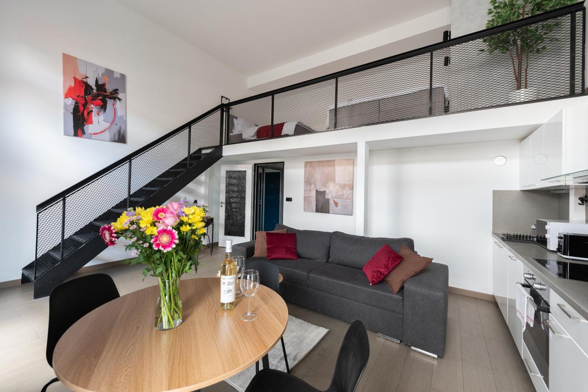 Loft Spacious In